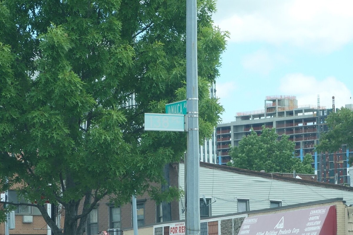 Jamaica Avenue street sign in Queens near Good Grades dispensary